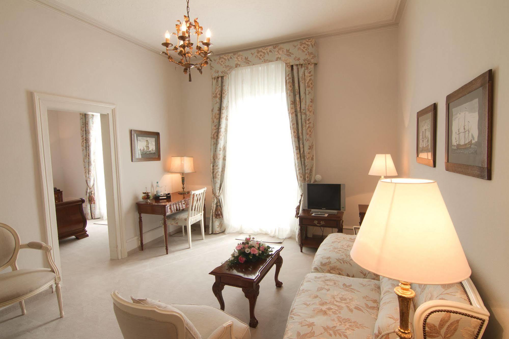 بادنويلر Hotel Romerbad المظهر الخارجي الصورة