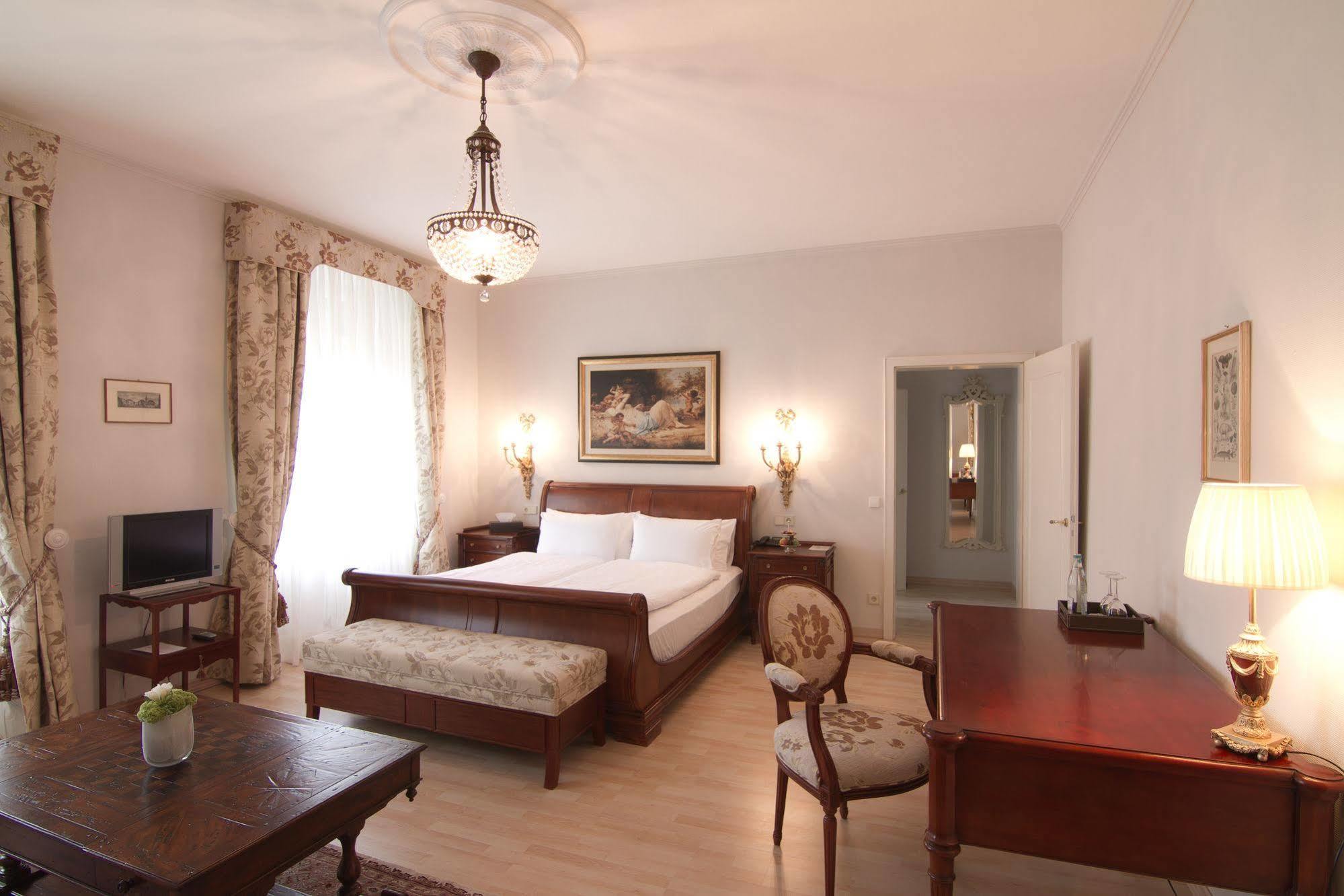 بادنويلر Hotel Romerbad المظهر الخارجي الصورة