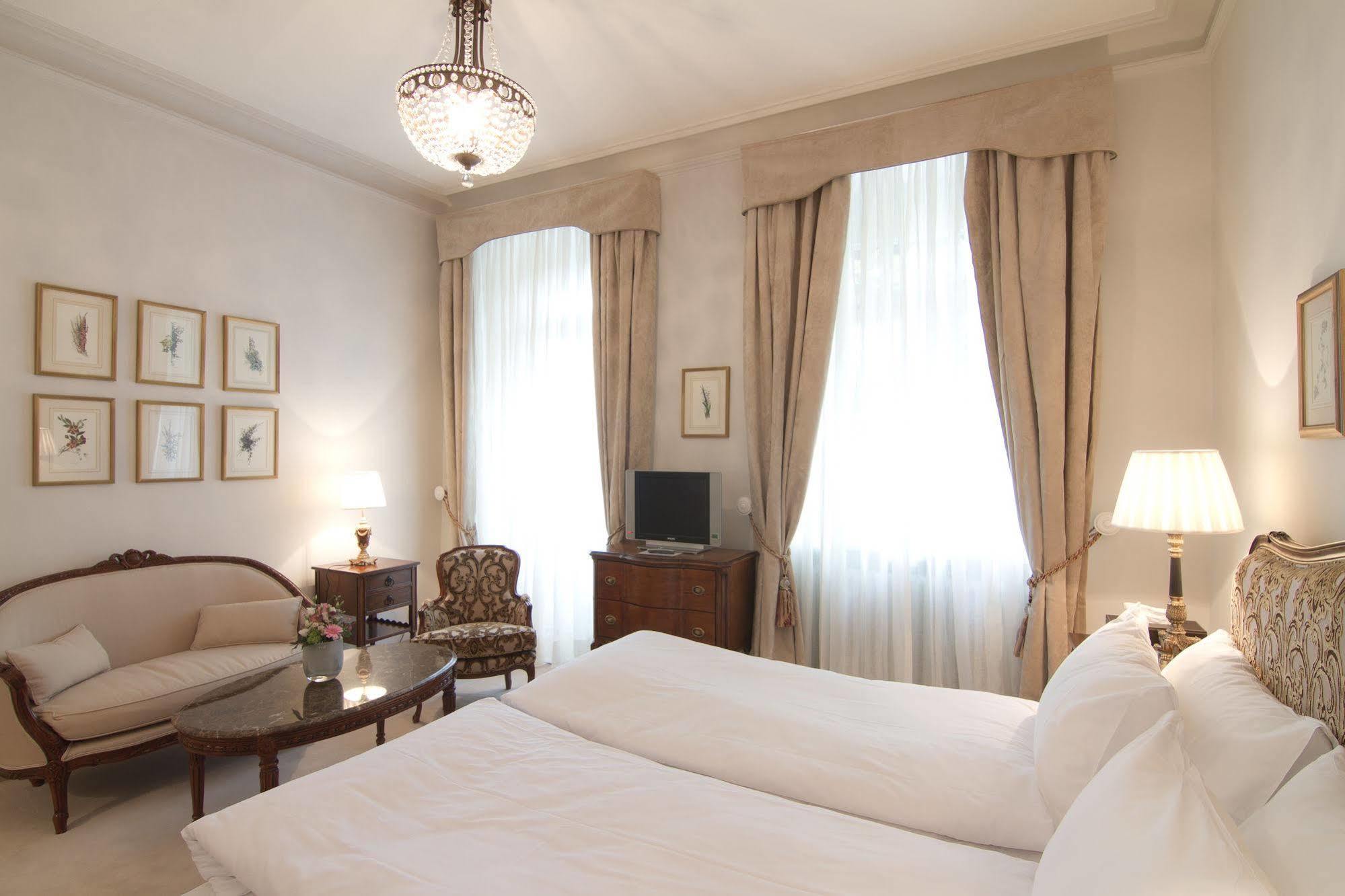 بادنويلر Hotel Romerbad المظهر الخارجي الصورة